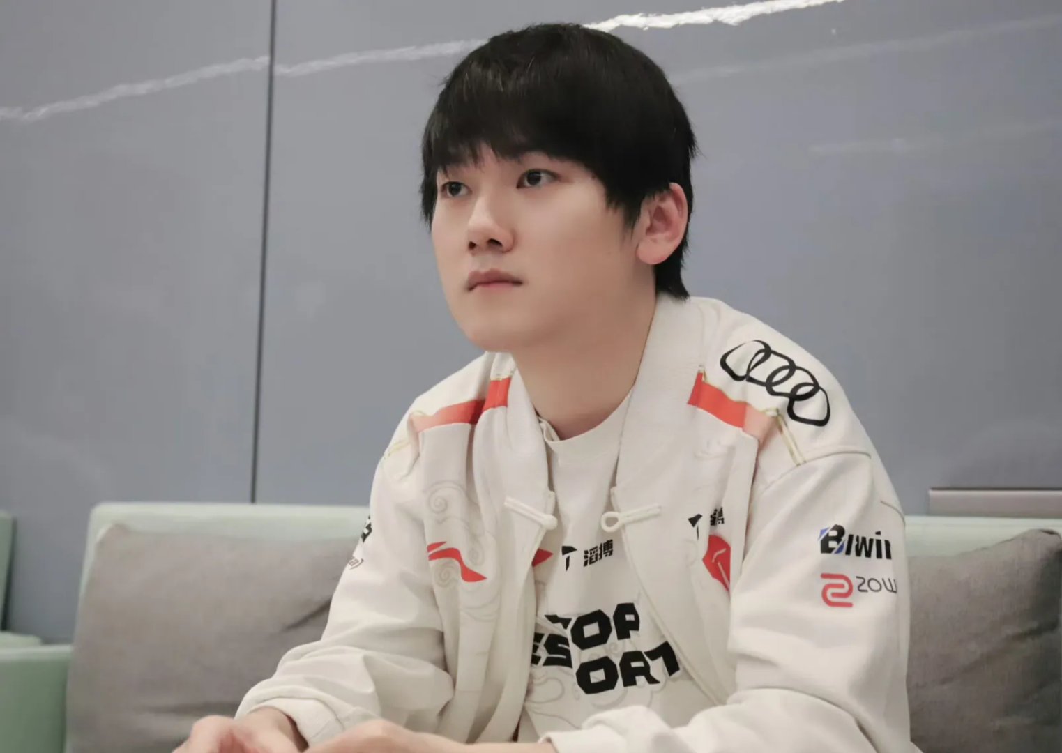 开云-TES前途光明！，JackeyLove新星险胜表现突出赛场气氛高涨(英雄联盟jackeylove)