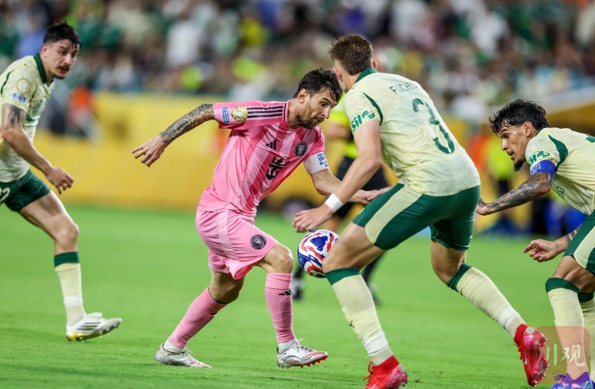 开云体育-包含梅西回归赛场，挺进下一轮首场状态亮眼，老鹰观众沸腾！的词条