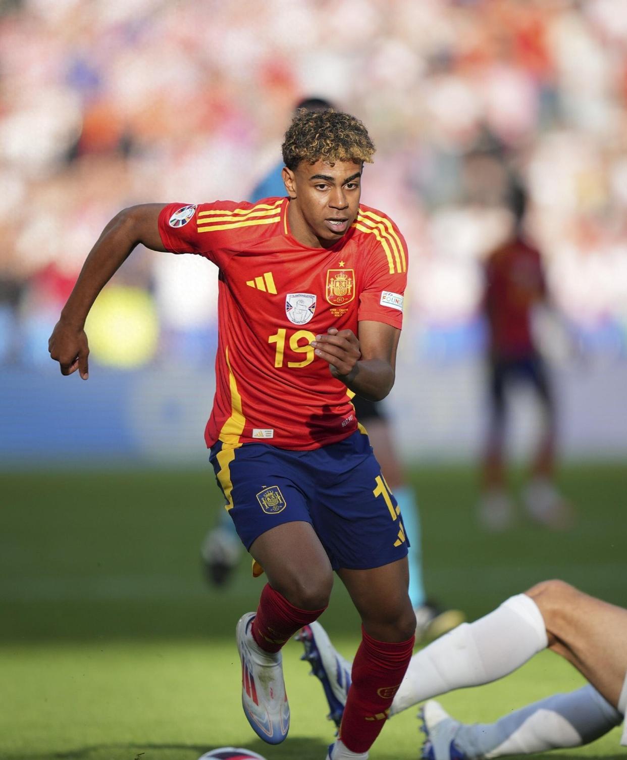 开云体育-关于穆古鲁扎赛事官方发布爆冷新规，利物浦争议不断！的信息